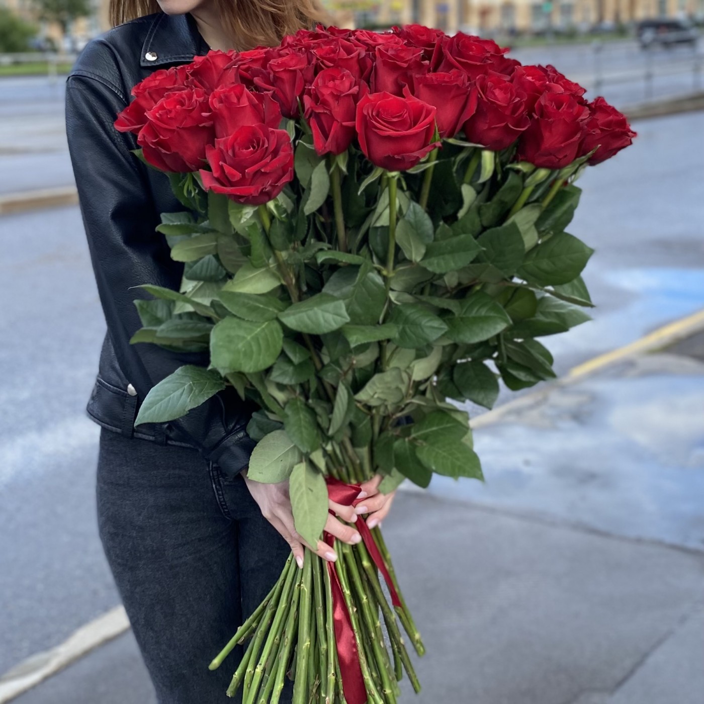 Букет из 51 красной розы 80 см.