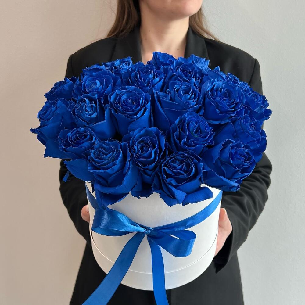 Букет из 25 синих роз в коробке