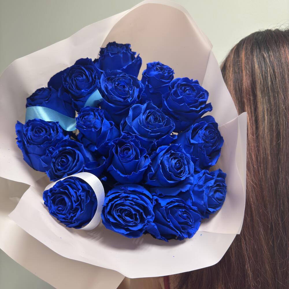 17 синих роз Эквадор