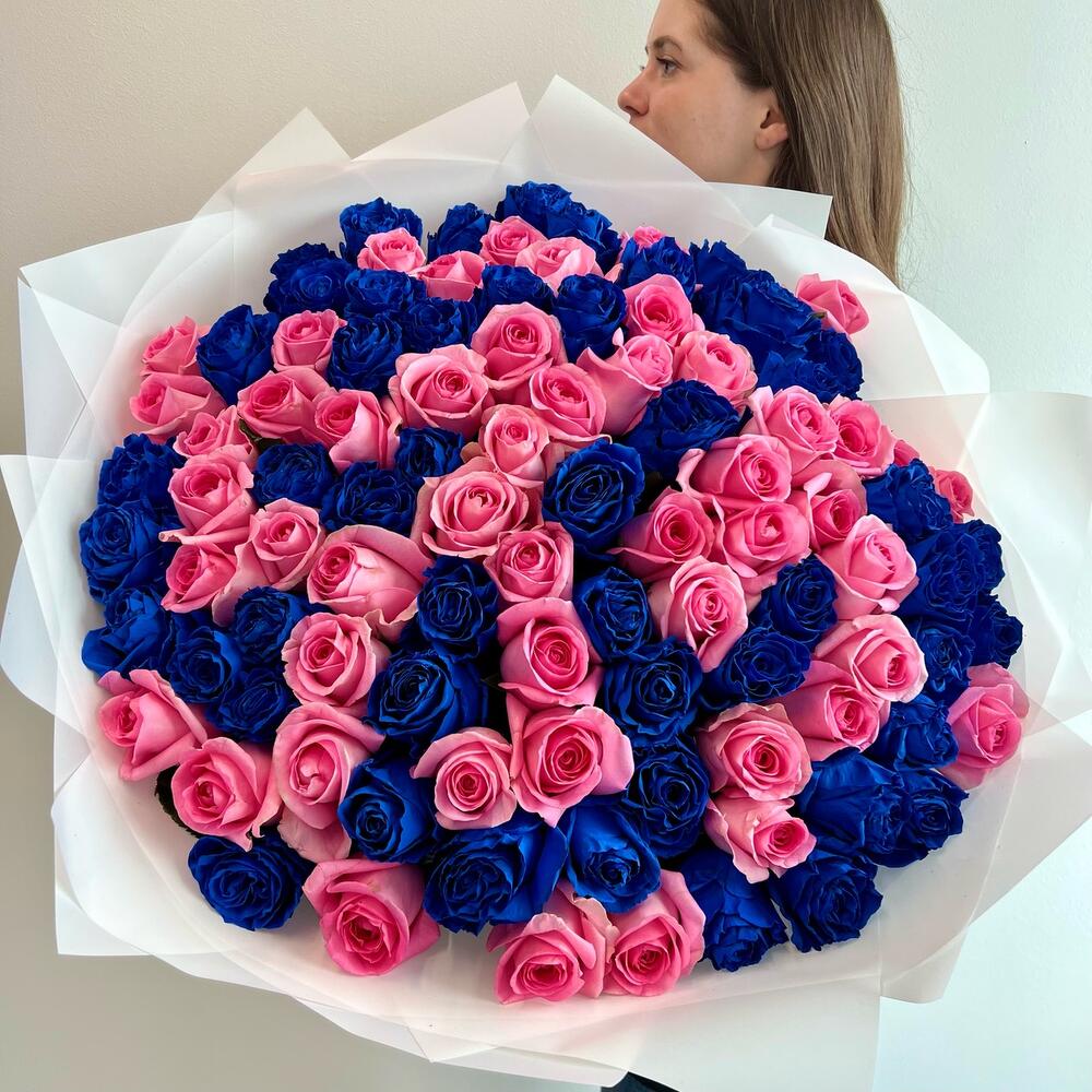 Букет из 101 синей и розовой розы Эквадор