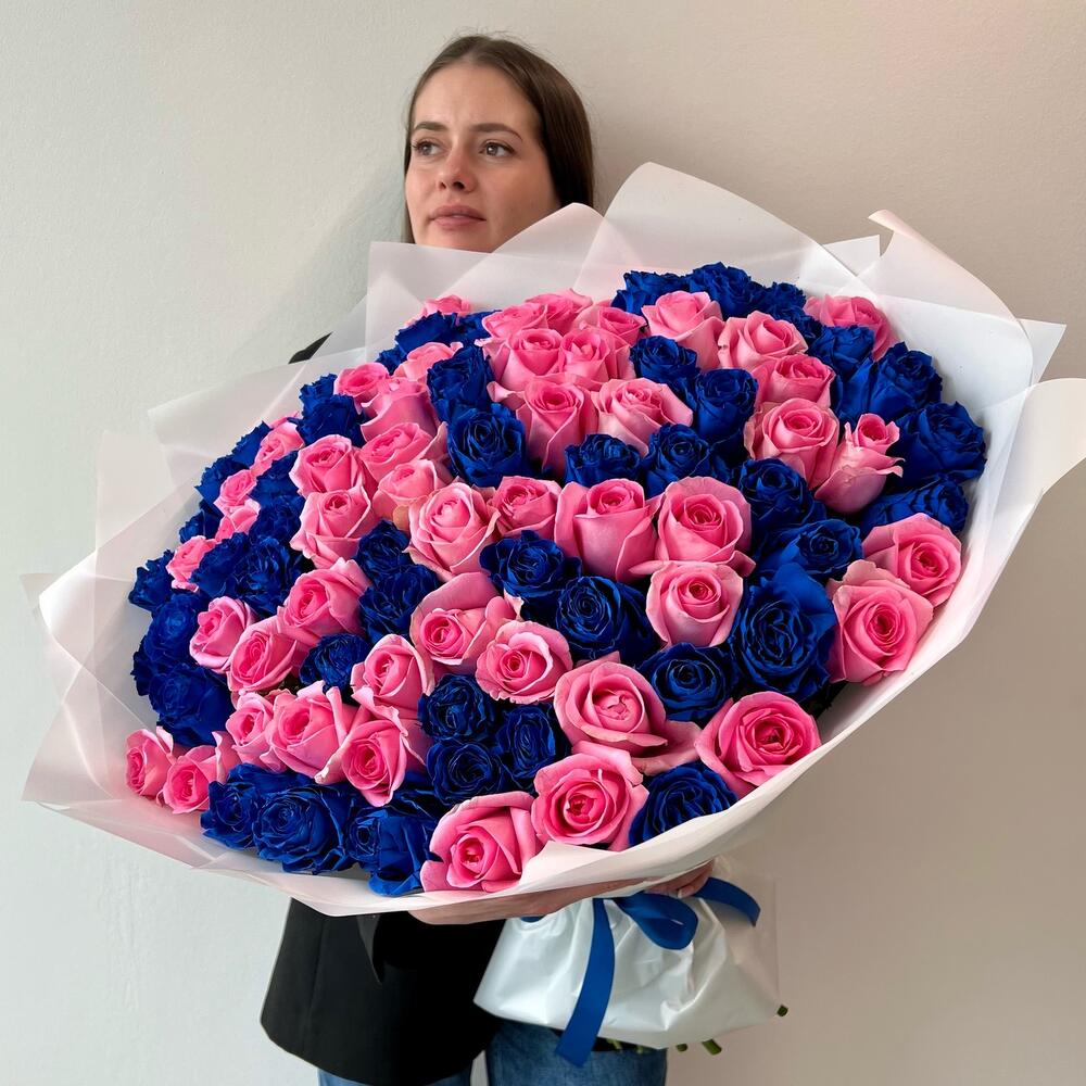Букет из 101 синей и розовой розы Эквадор